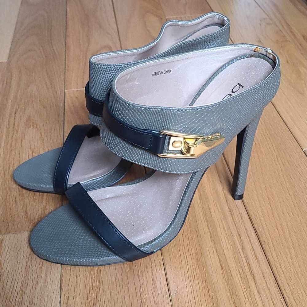 Brand new   Bebe slip on stiletto sz 9
